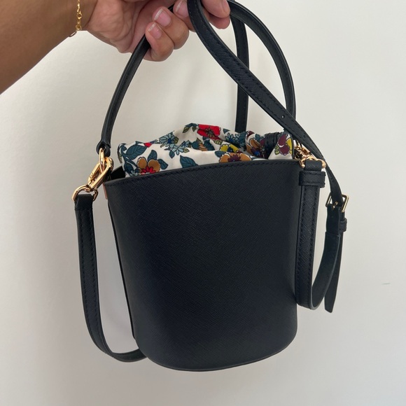 SOLD Tory Burch Bucket Bag - Picture 5 of 11